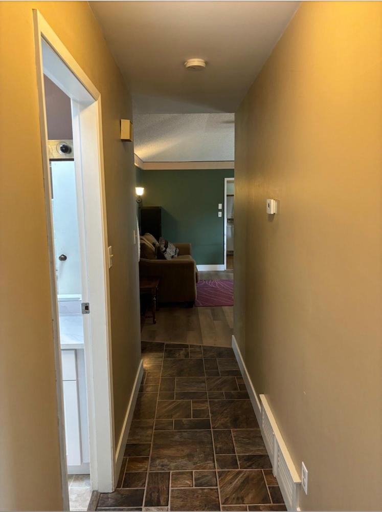 Cozy Retreat On Sandpiper Court - Room H With Share Bathroom Richmond Exterior photo