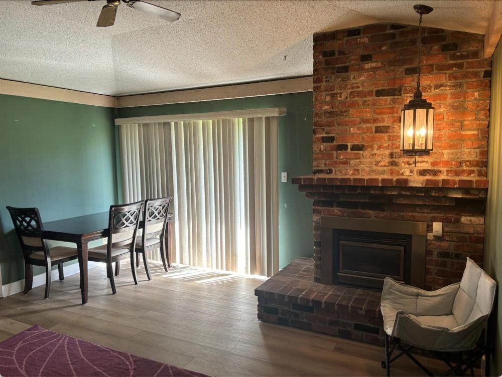 Cozy Retreat On Sandpiper Court - Room H With Share Bathroom Richmond Exterior photo